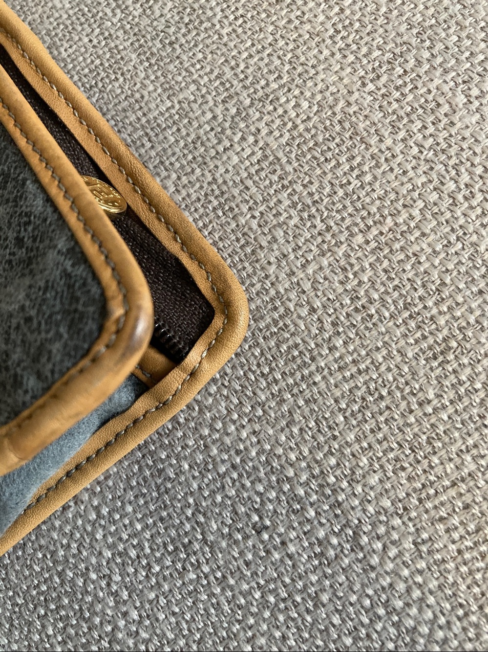 Fendi vintage Gray & Tan Travel Pouch - Picture 13 of 14